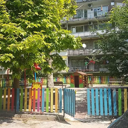 Chaika Elzi Varna